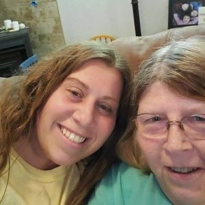 Meet your Posher, Carla